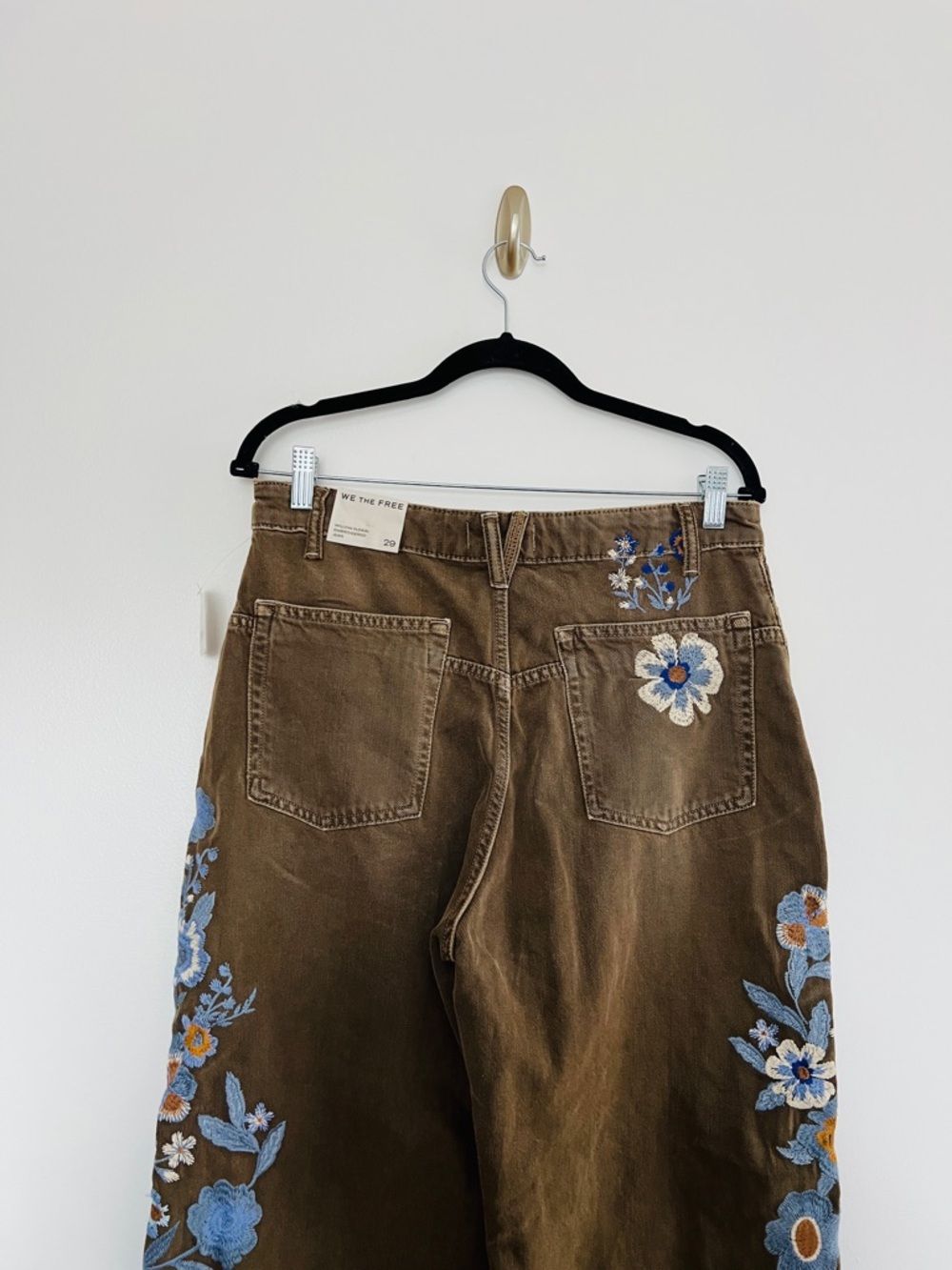 Free People Willow Floral Embroidered Jeans Size 28 Boho NEW - Picture 4 of 8